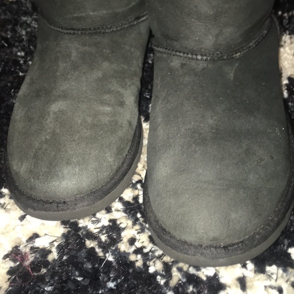 Uggs - Picture 4 of 4